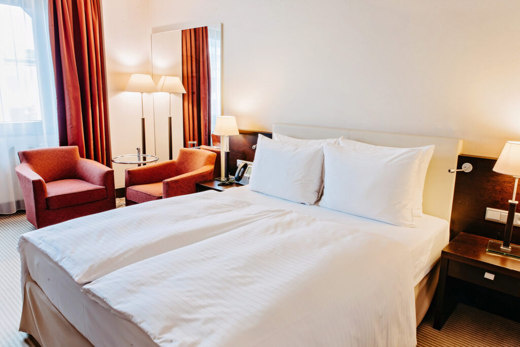 Crowne plaza hotel room 