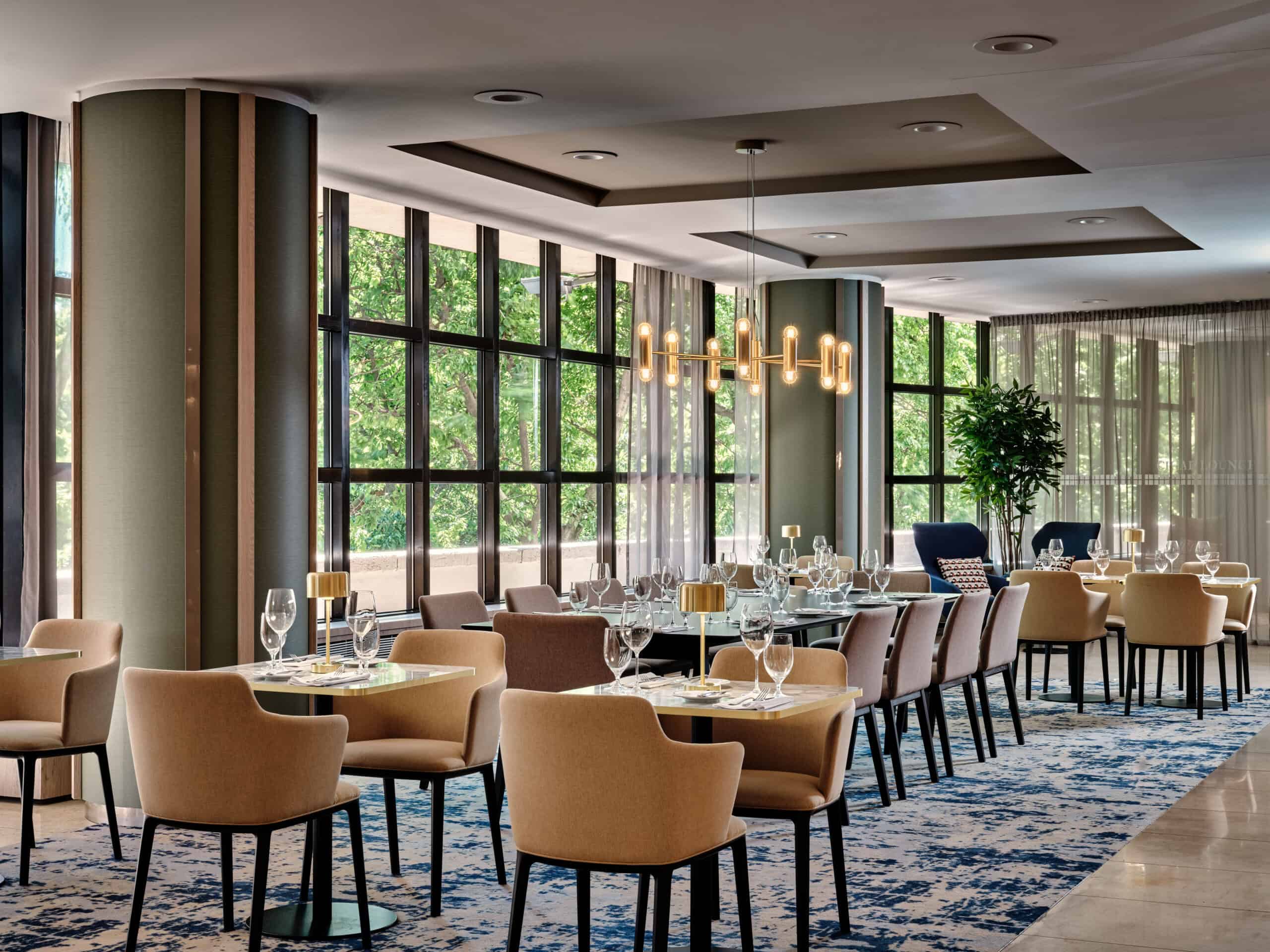ala carte section crowne plaza hotel