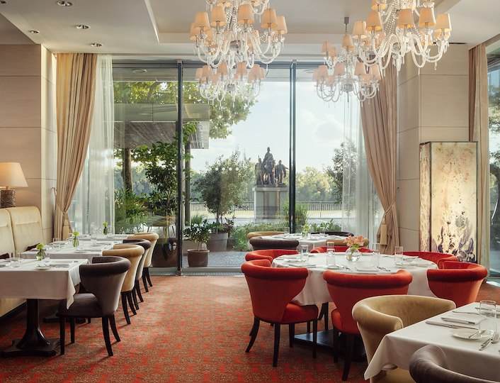 restaurant grand hotel riverside